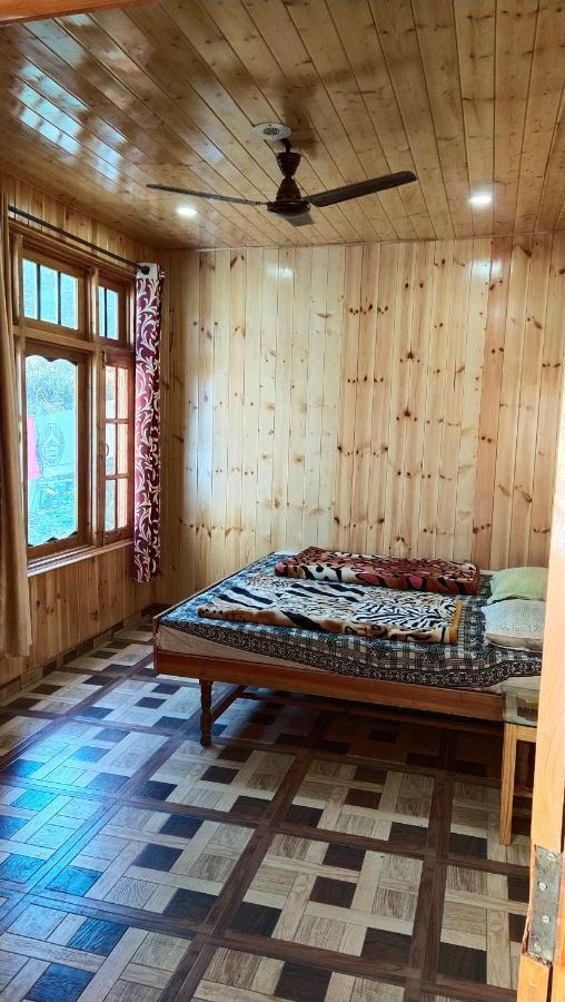Kasol Wooden Cottage Luaran gambar