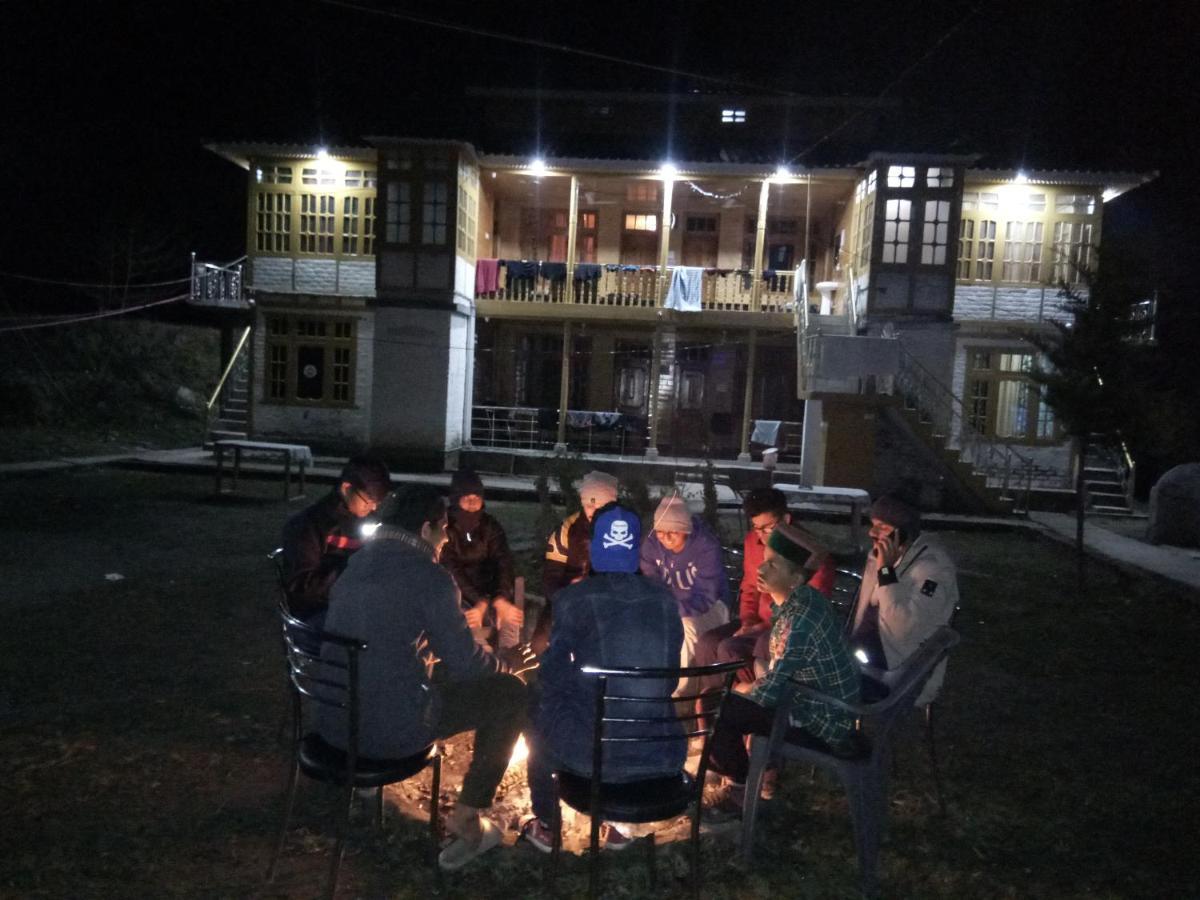 Kasol Wooden Cottage Luaran gambar